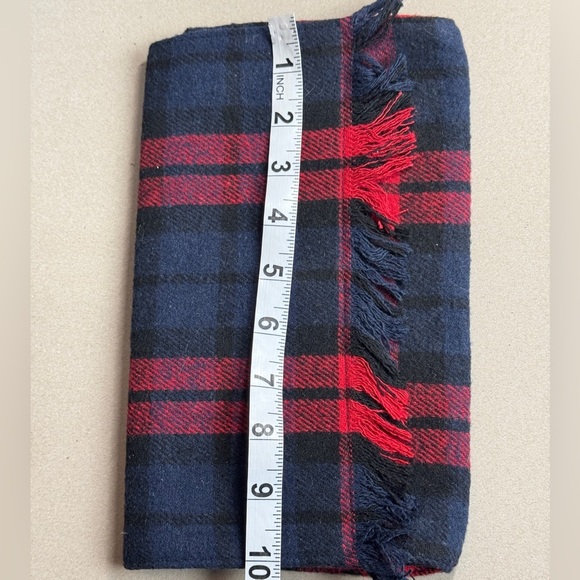 Estée Lauder Women's Plaid Cosmetic Pouch. - Picture 6 of 8